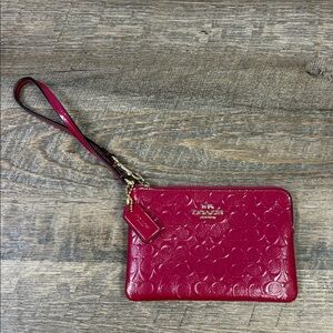 Coach F64652 Corner Zip Wristlet In Signature Patent Leather -Raspberry